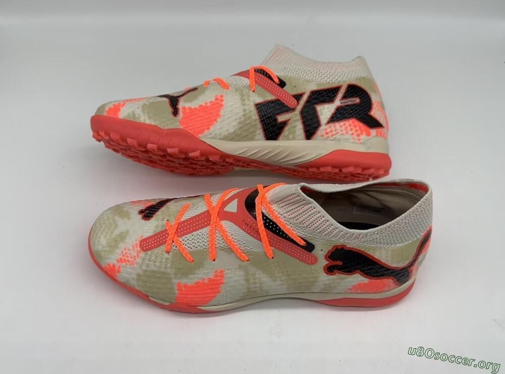 Puma Future Ultimate TF Football Shoes - Beige/Red/Black