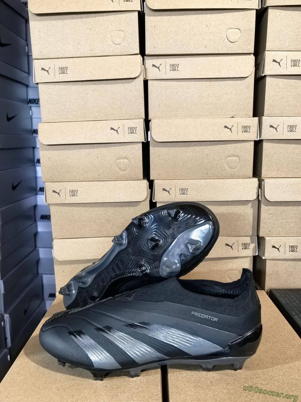 Adidas Predator Elite Laceless FG Football Boots - Black/Jade/Red