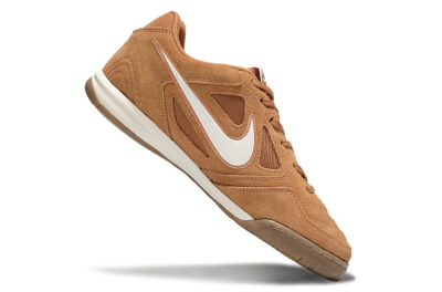 Supreme x Nike SB Gato IC Football Shoes - Tan/Earthy Brown/Soft White
