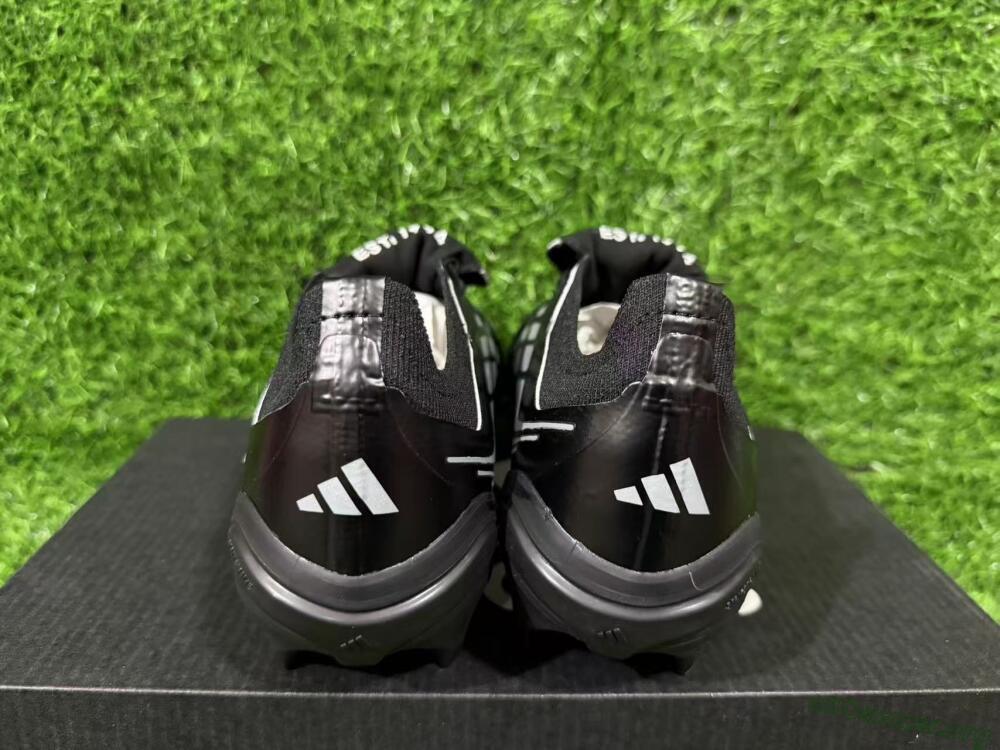 Adidas Predator 26 Elite Fold-Over Tongue FG Football Boots - Black/Charcoal Gray/Steel Silver