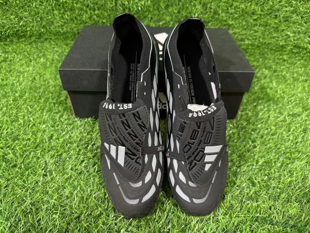 Adidas Predator 26 Elite Fold-Over Tongue FG Football Boots - Black/Charcoal Gray/Steel Silver