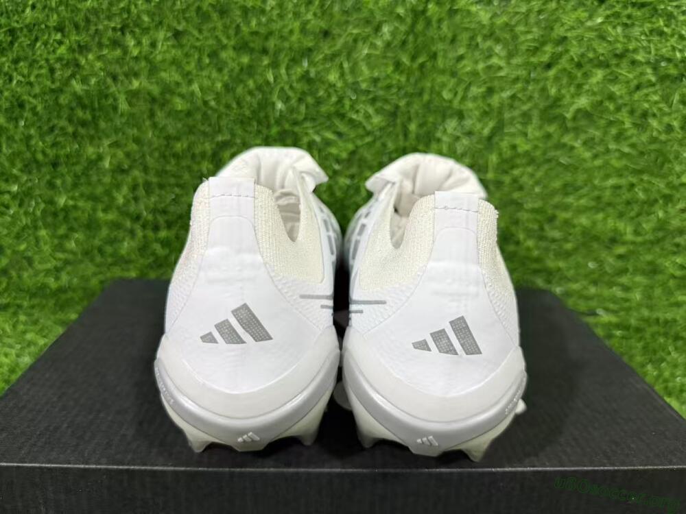 Adidas Predator 26 Elite Fold-Over Tongue FG Football Boots - White/Silver/Cloud