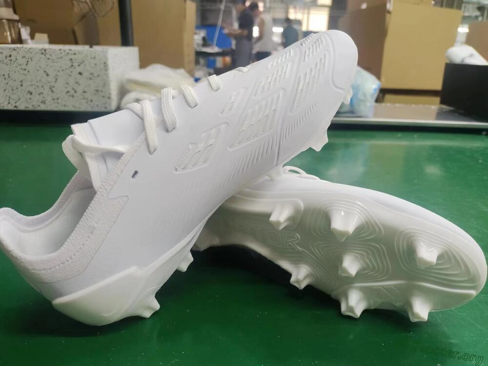 Adidas Predator Accuracy.1 FG Football Boots - White/Beige