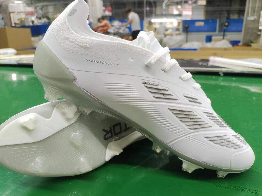 Adidas Predator Accuracy.1 FG Football Boots - White/Silver/Grey
