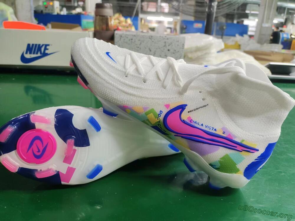 Nike Phantom Luna Elite NU FG Football Boots - Beige/Blue/Yellow/Pink