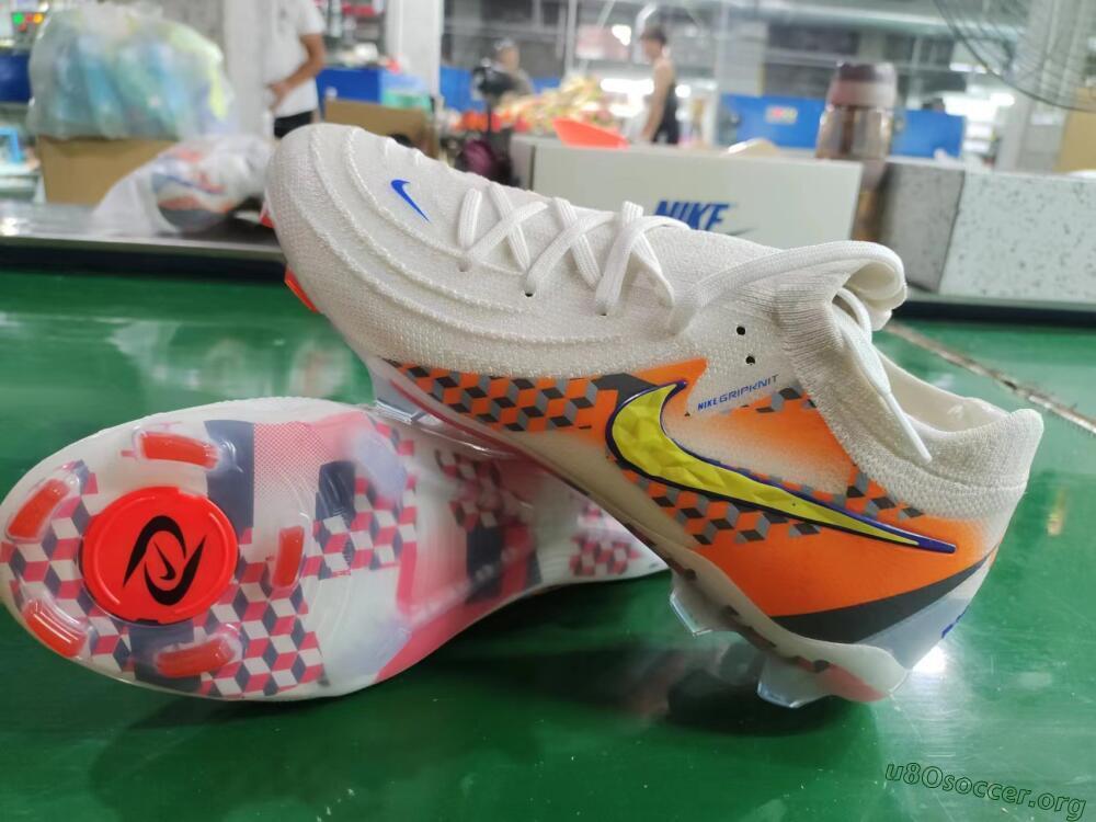 Nike Phantom Luna 2 Elite Olympics 2024 FG Football Boots - White/Multicolor