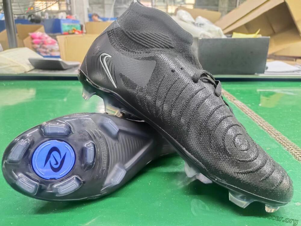 Nike Phantom Luna Elite FG Football Boots - Black/White/Blue