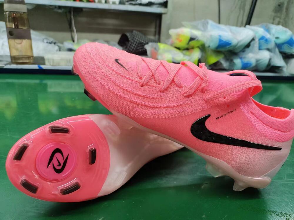 Nike Phantom Luna Elite FG Football Boots - Pink/Black