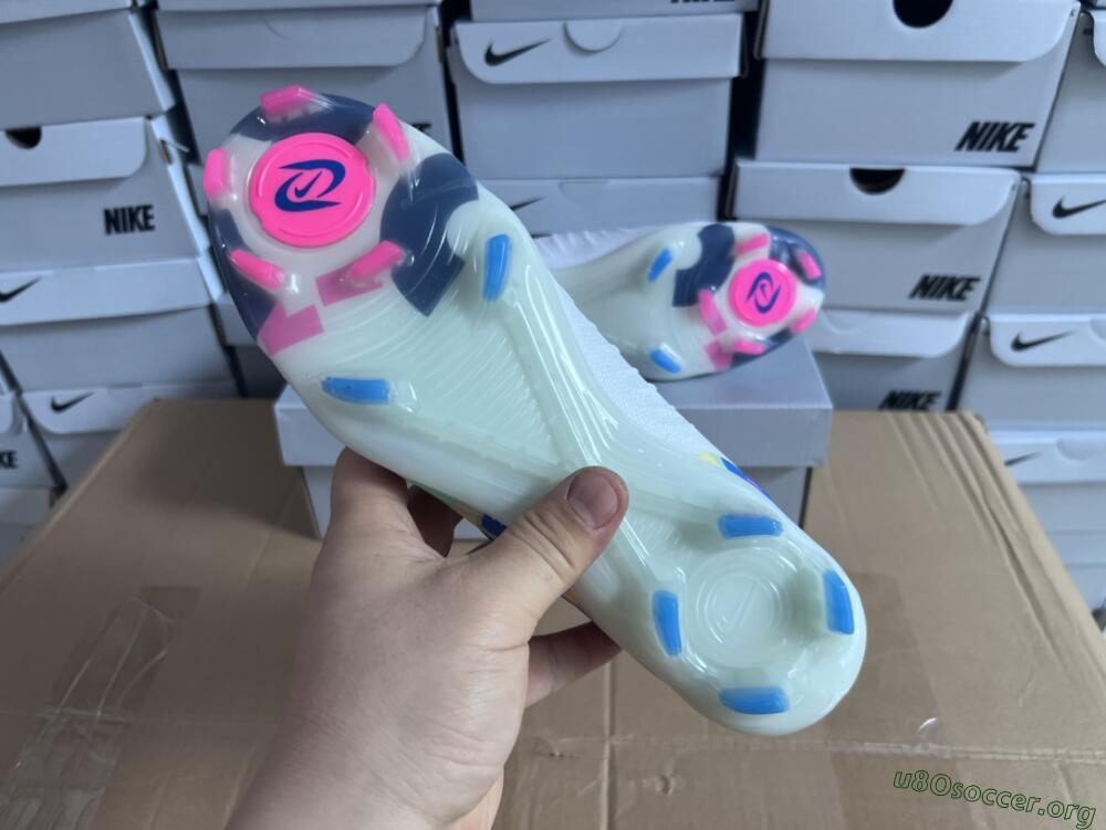 Nike Phantom Luna Elite NU FG Football Boots - Beige/Blue/Yellow/Pink