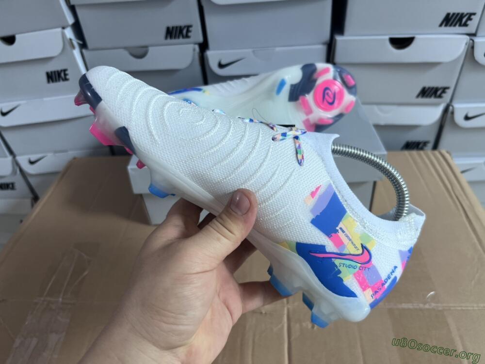 Nike Phantom Luna Elite NU FG Football Boots - Beige/Blue/Yellow/Pink