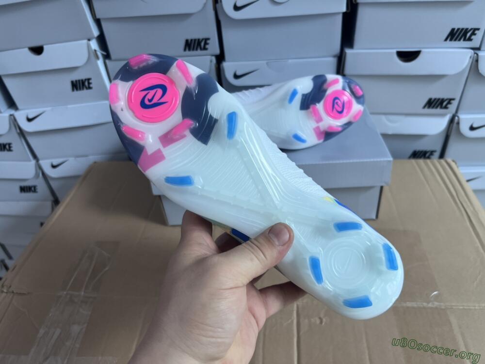 Nike Phantom Luna Elite NU FG Football Boots - Beige/Blue/Yellow/Pink