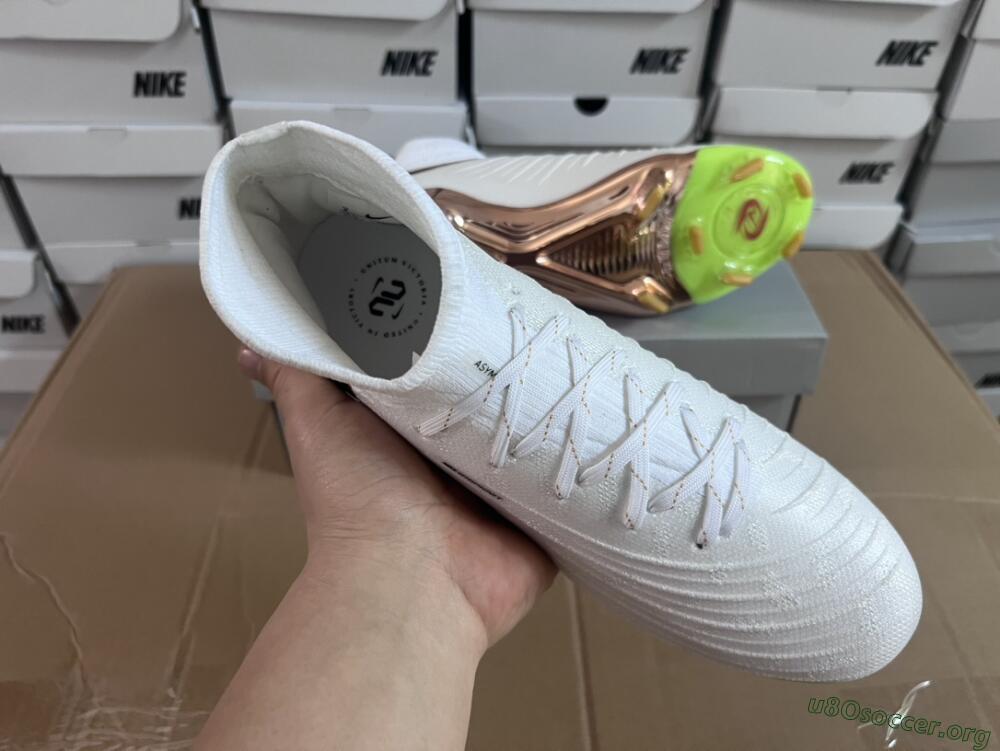 Nike Phantom Luna Elite NU FG Football Boots - White/Gold/Black