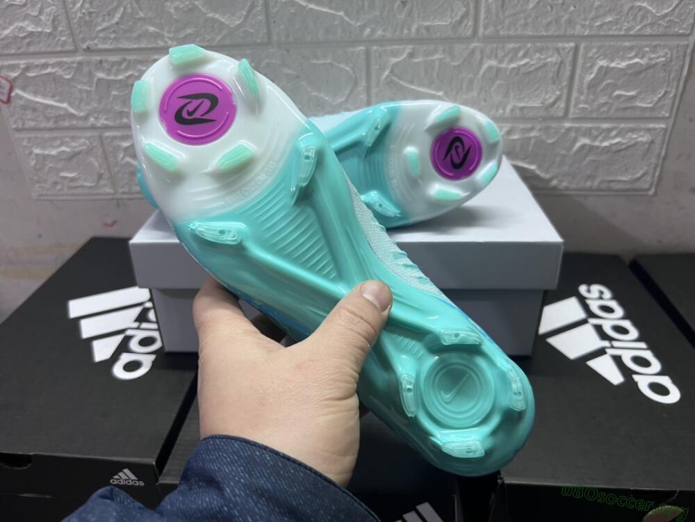 Nike Phantom Luna 2 Elite LV8 FG Football Boots - Jade/Black/Purple