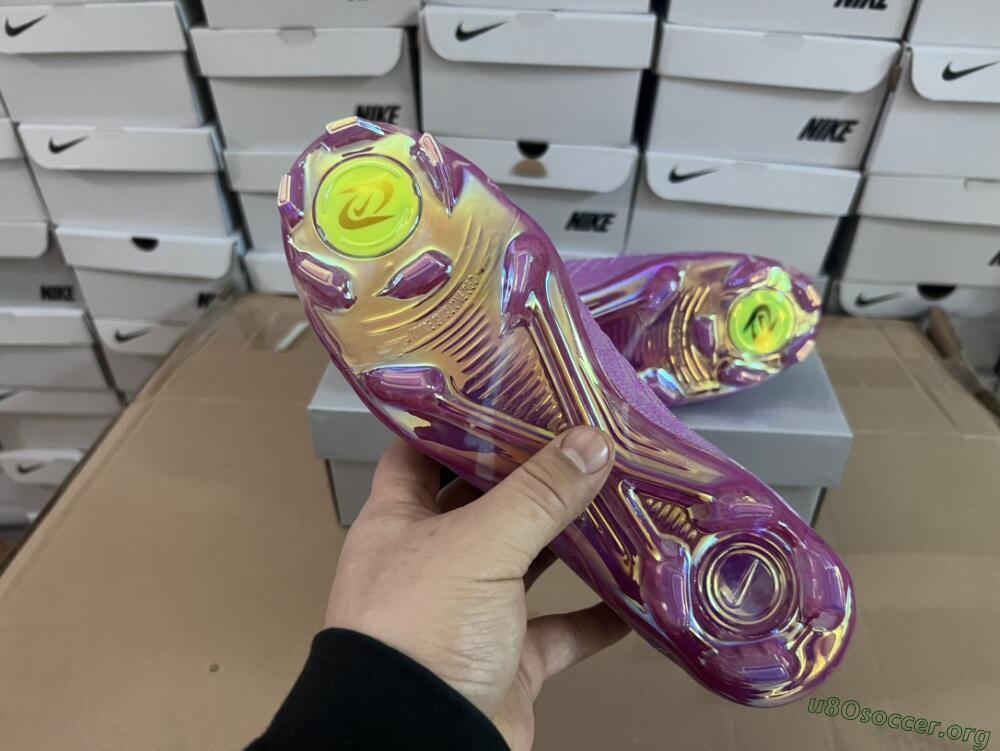 Nike Phantom Luna Elite SE NU FG Football Boots - Fuchsia Dream/Barely Grape