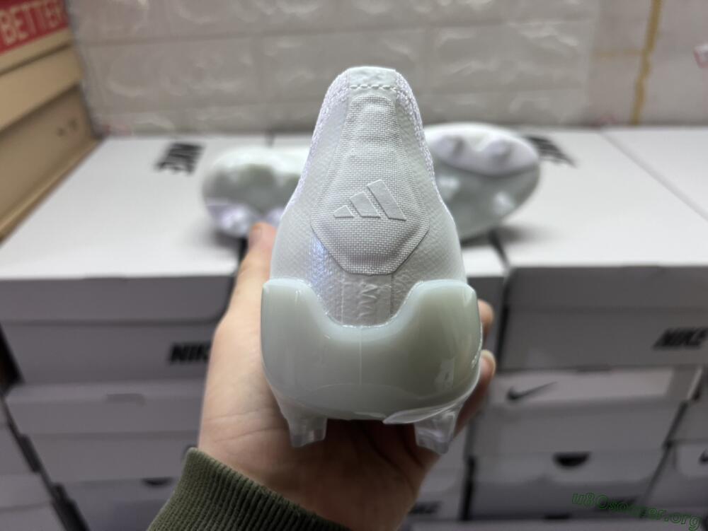 Adidas Predator Accuracy.1 FG Football Boots - White/Beige