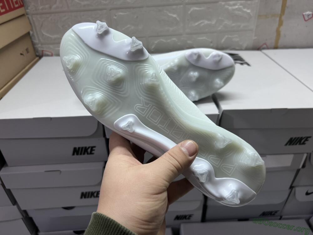 Adidas Predator Accuracy.1 FG Football Boots - White/Beige