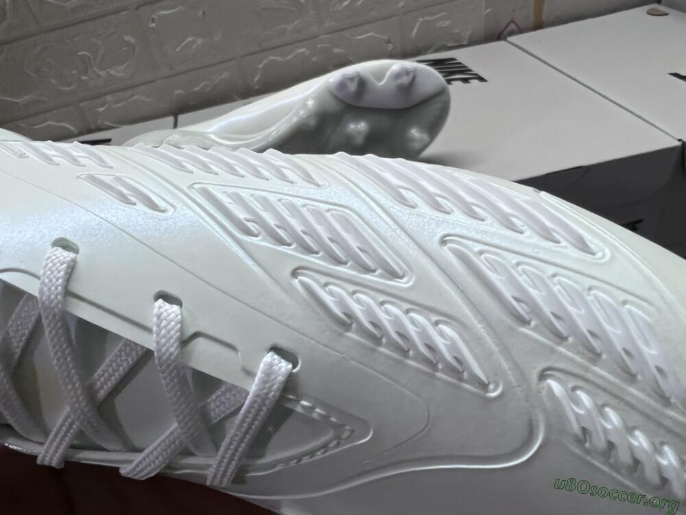 Adidas Predator Accuracy.1 FG Football Boots - White/Beige