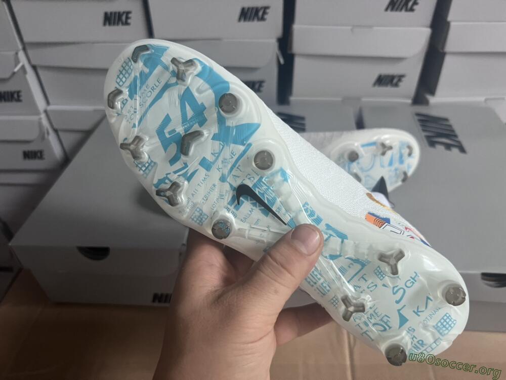Harry Kane x Nike Phantom GX DF Elite FG Football Boots - White/Gold/Blue