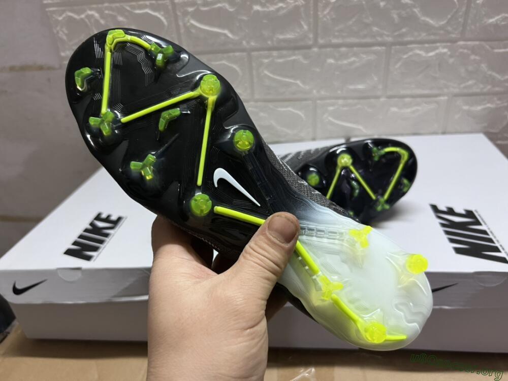 Nike Phantom GX Elite FG Football Boots - Grey/Rainbow