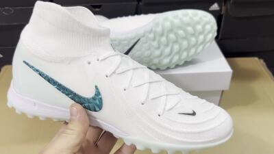 Nike Phantom Luna Elite TF Football Shoes - Beige/Green