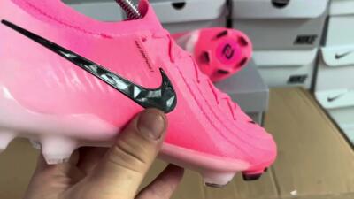 Nike Phantom Luna Elite FG Football Boots - Pink/Black