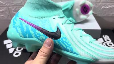 Nike Phantom Luna 2 Elite LV8 FG Football Boots - Jade/Black/Purple