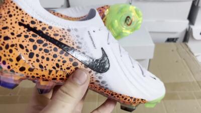 Nike Phantom Luna Elite FG Football Boots - Grey/Orange/Black